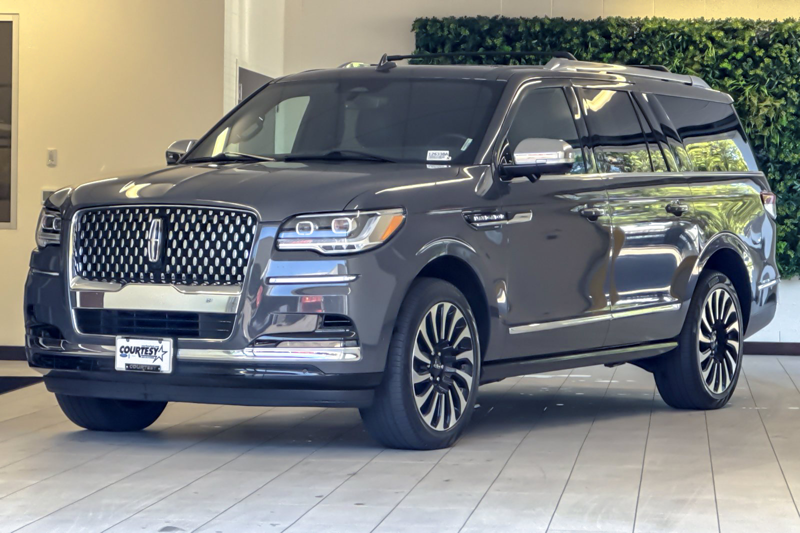 Certified 2024 Lincoln Navigator L Black Label AWD/4WD image 8