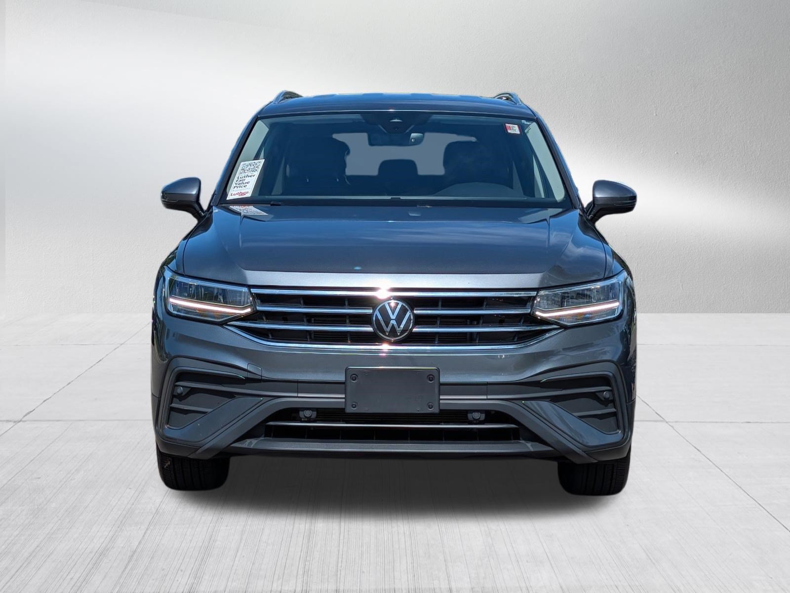 Certified 2024 Volkswagen Tiguan SE AWD/4WD image 2