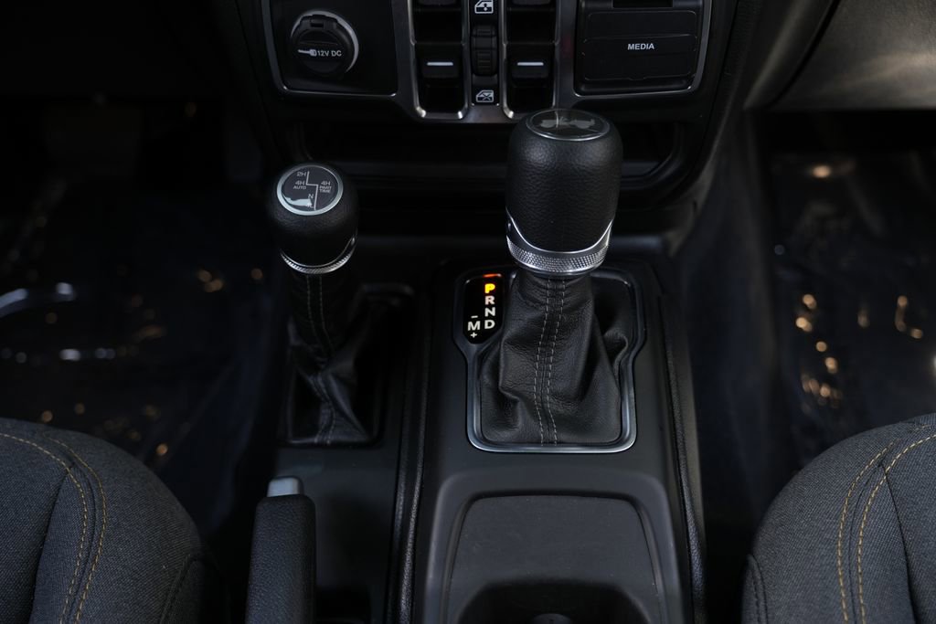 Used 2025 Jeep Wrangler Unlimited Sahara w/ Safety Group AWD/4WD image 44