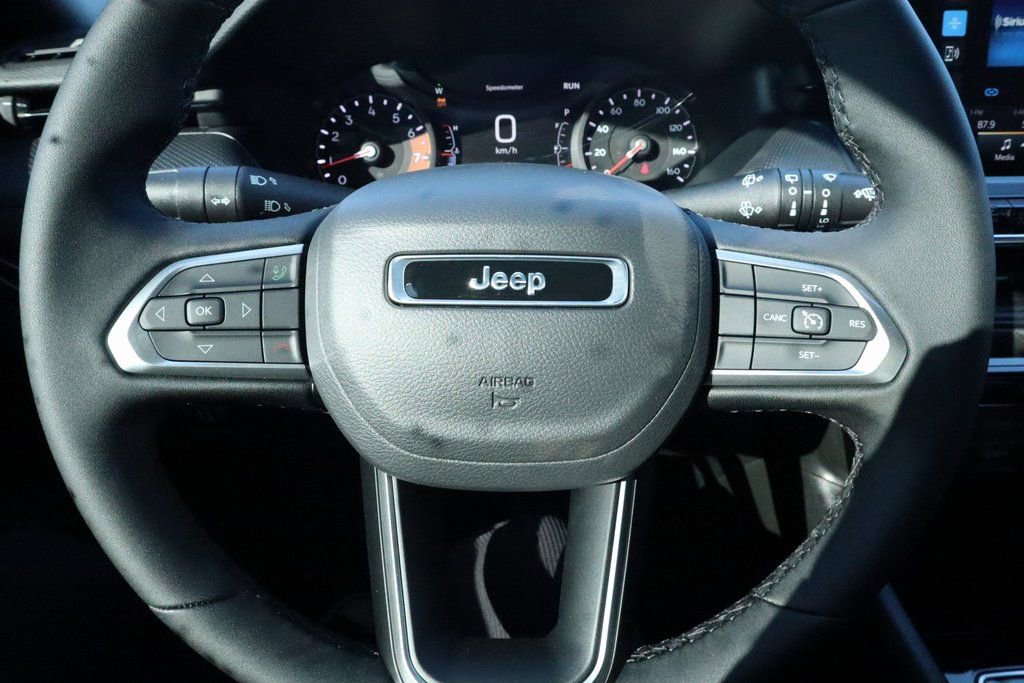 New 2026 Jeep Compass Latitude AWD/4WD image 3
