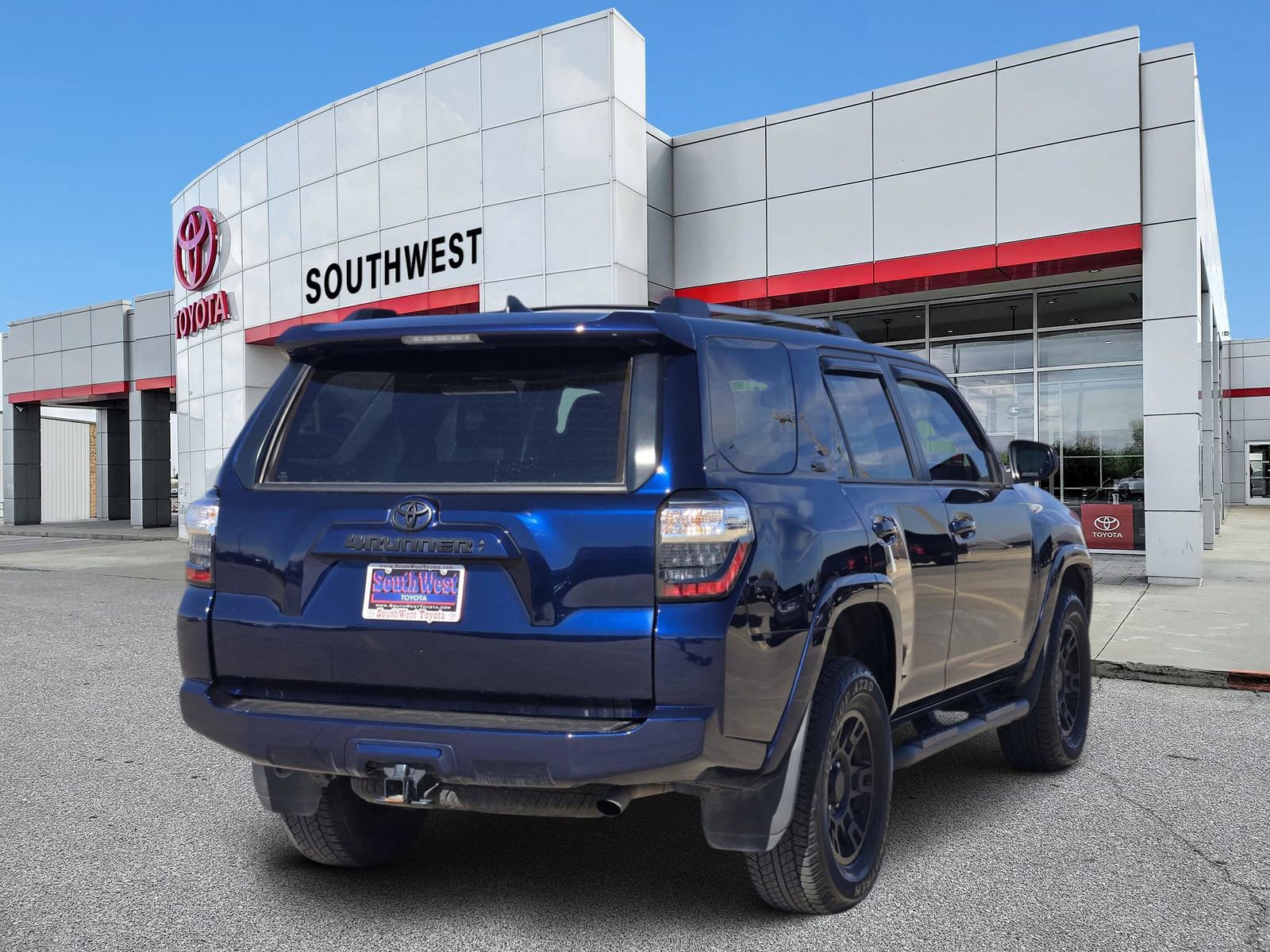 Used 2024 Toyota 4Runner SR5 image 5