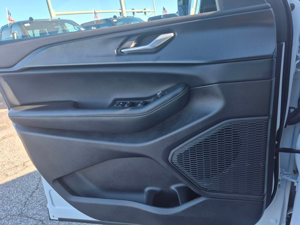 Used 2025 Jeep Grand Cherokee L Laredo image 15