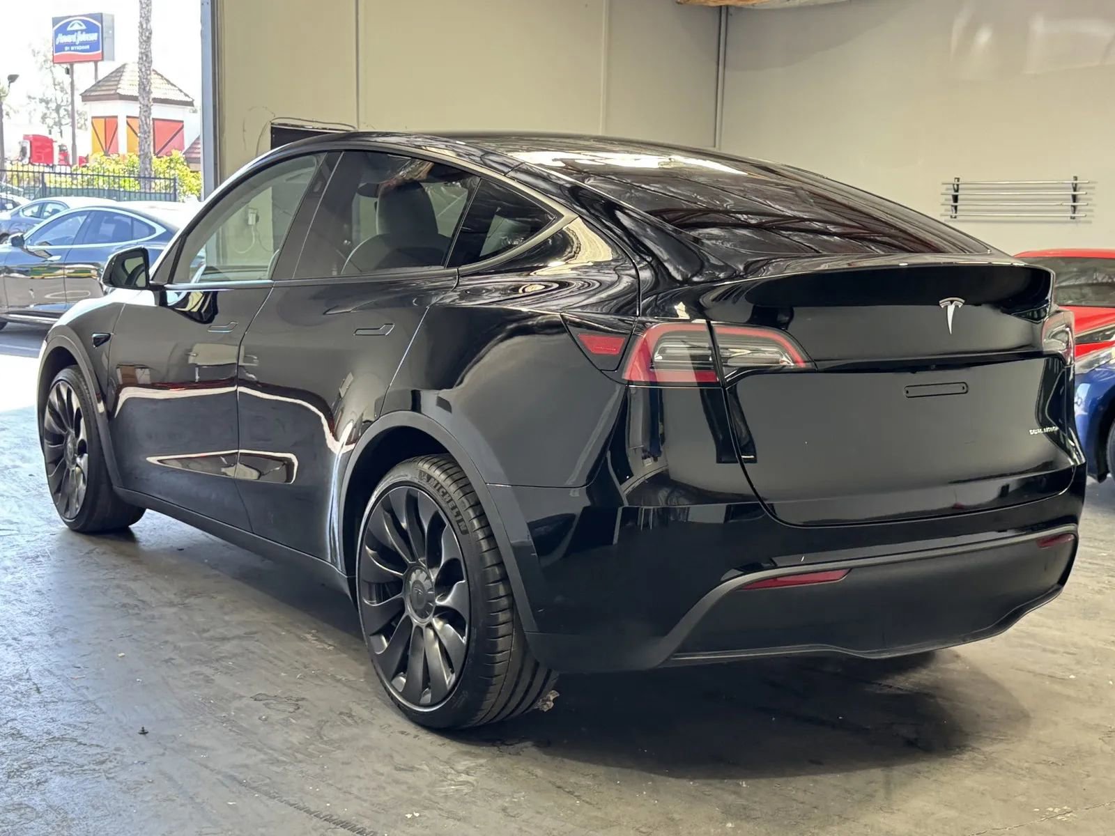Used 2023 Tesla Model Y Long Range image 2