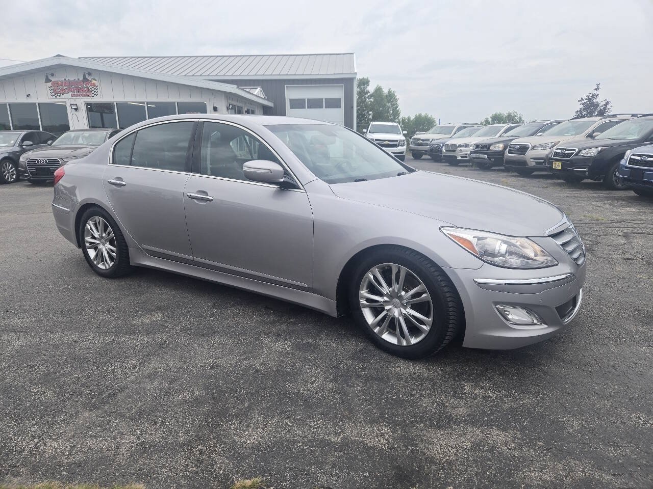 Used 2012 Hyundai Genesis 3.8 w/ Premium Pkg RWD image 5