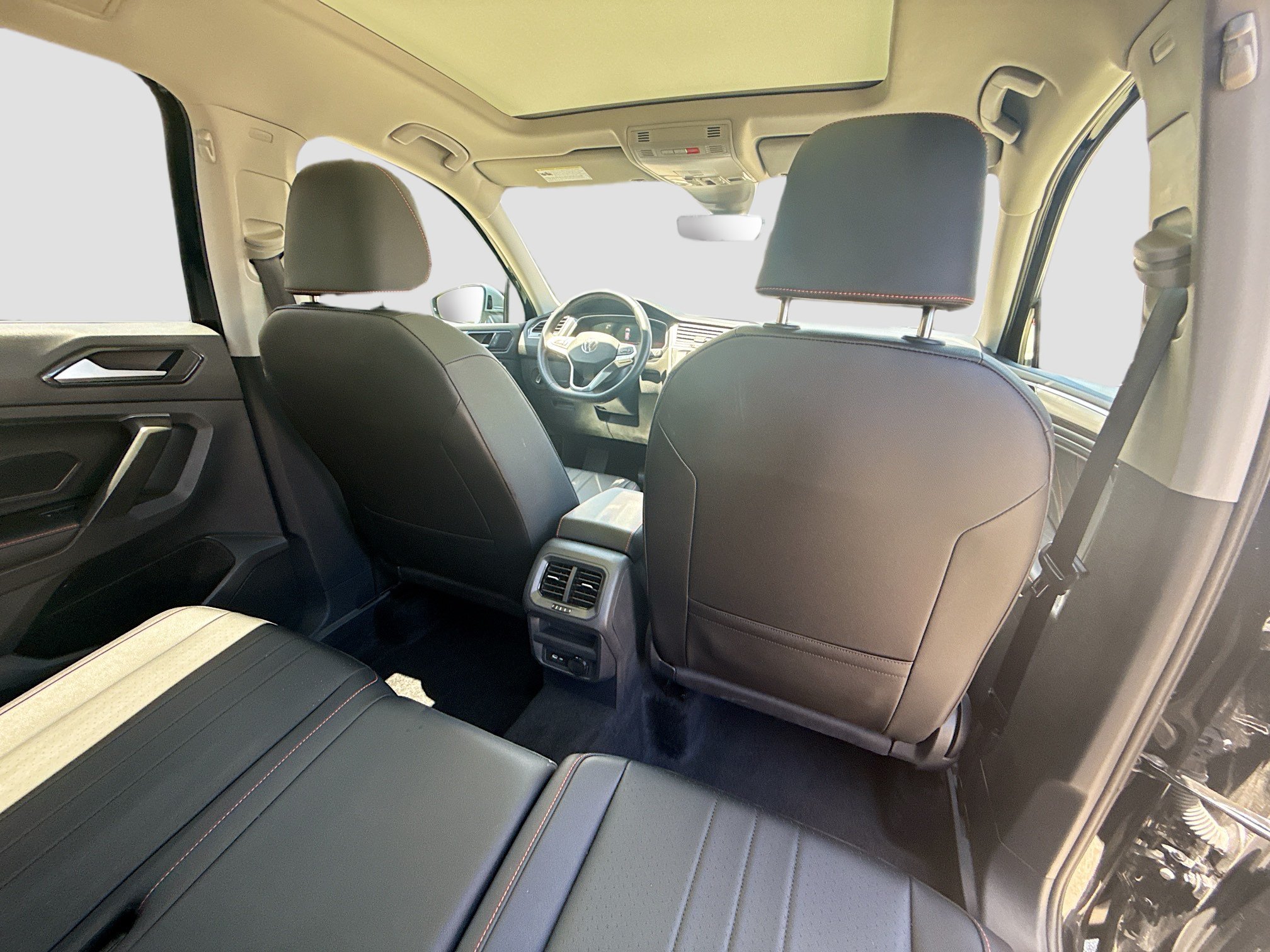 Certified 2024 Volkswagen Tiguan Wolfsburg Edition FWD image 29