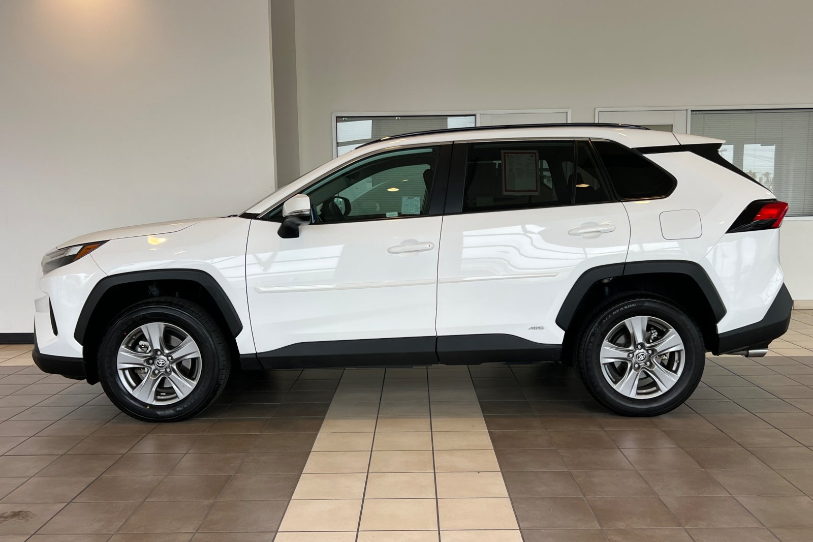 Certified 2024 Toyota RAV4 LE AWD/4WD image 7
