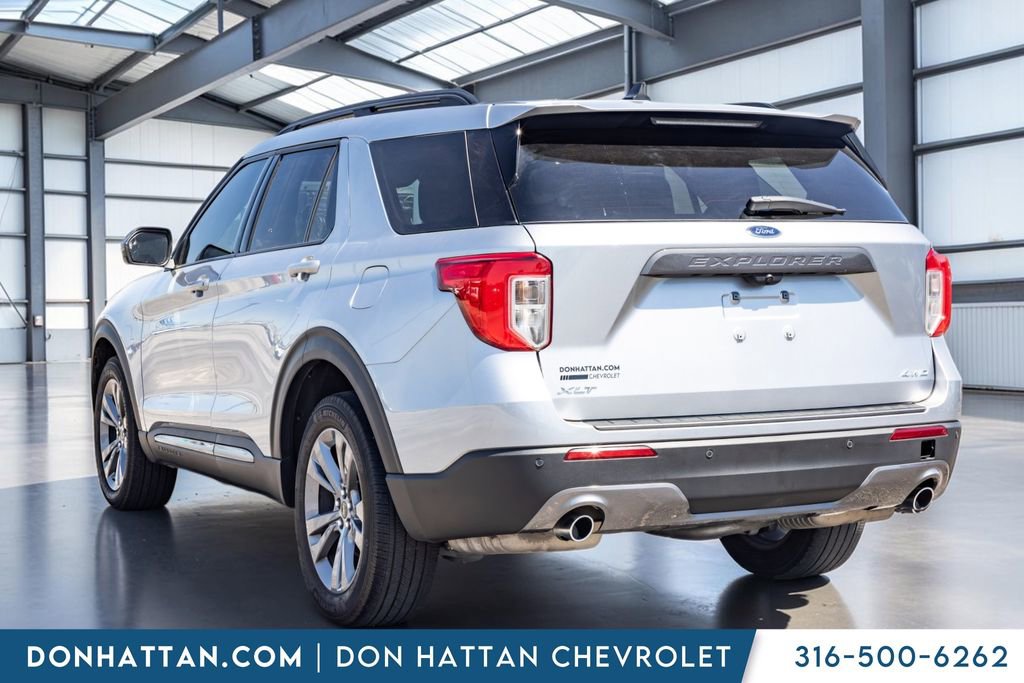 Used 2022 Ford Explorer XLT w/ Equipment Group 202A AWD/4WD image 21