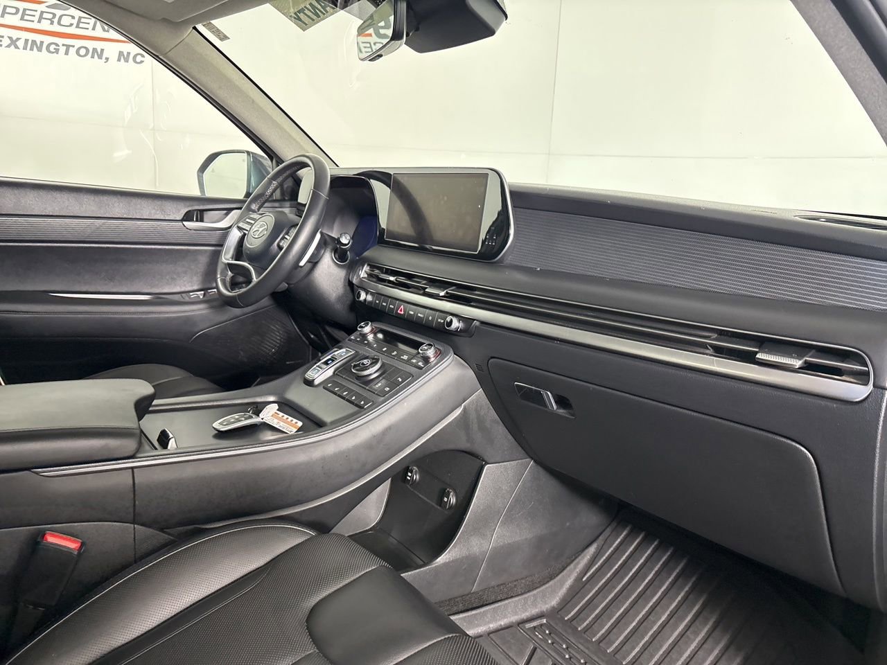 Used 2023 Hyundai Palisade Limited w/ Cargo Package image 35