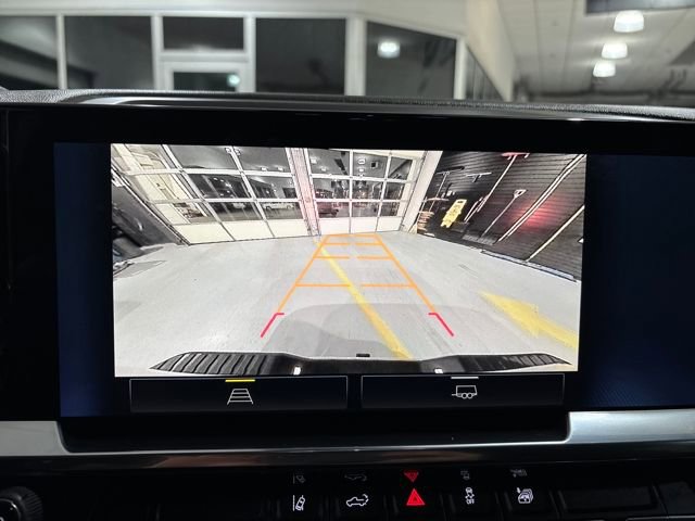 Used 2025 Chevrolet Silverado 2500 LT w/ Convenience Package image 23