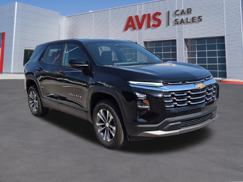 Used 2026 Chevrolet Equinox LT FWD image 3