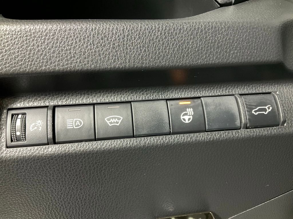 Used 2023 Toyota RAV4 SE image 22