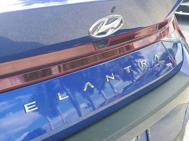Certified 2023 Hyundai Elantra SEL w/ Convenience Package image 6
