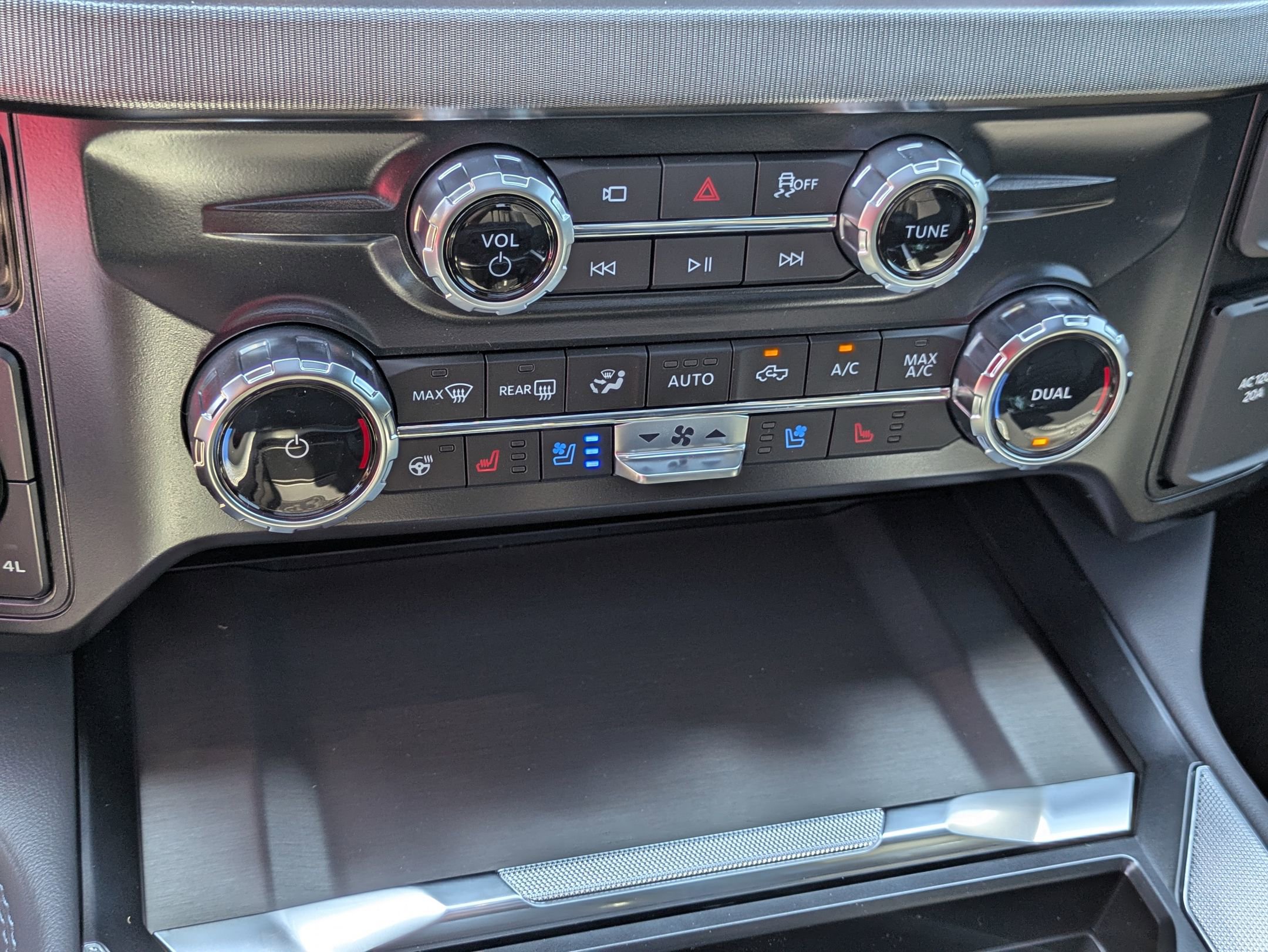 New 2026 Ford F250 Platinum w/ Tremor Off-Road Package image 24