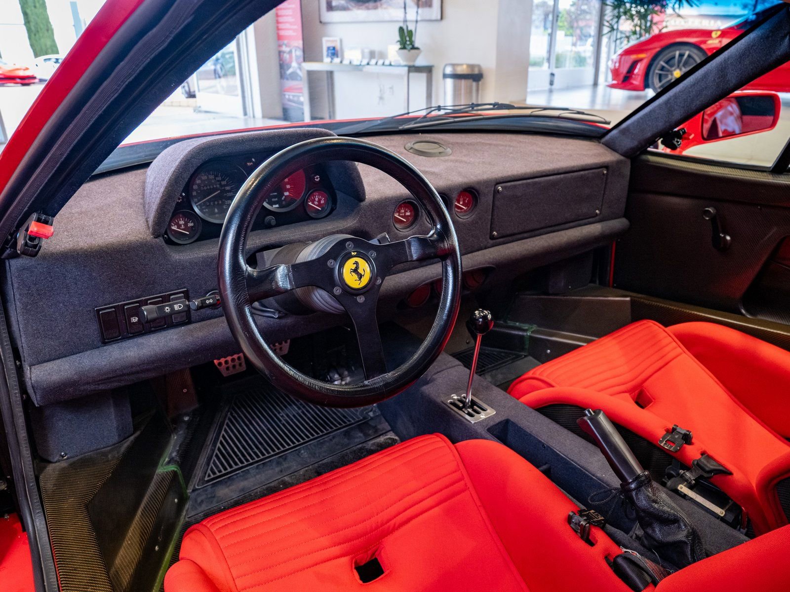Used 1990 Ferrari F40 RWD image 9