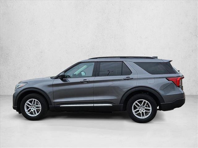 Used 2025 Ford Explorer Active AWD/4WD image 9