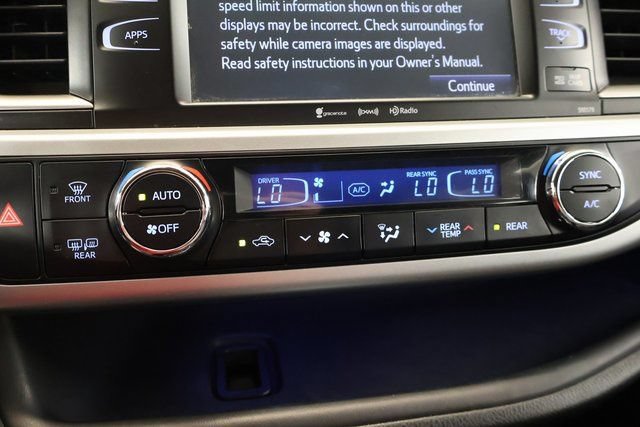 Certified 2017 Toyota Highlander SE AWD/4WD image 23