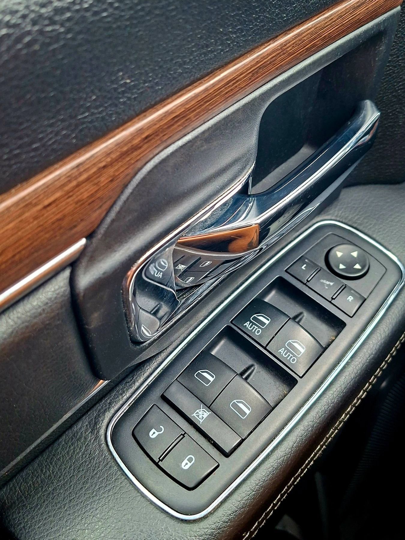 Used 2017 RAM 3500 Laramie w/ Snow Chief Group image 25