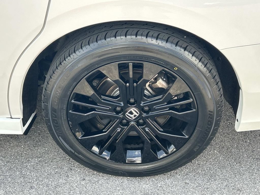 Used 2025 Honda Odyssey Sport-L image 17
