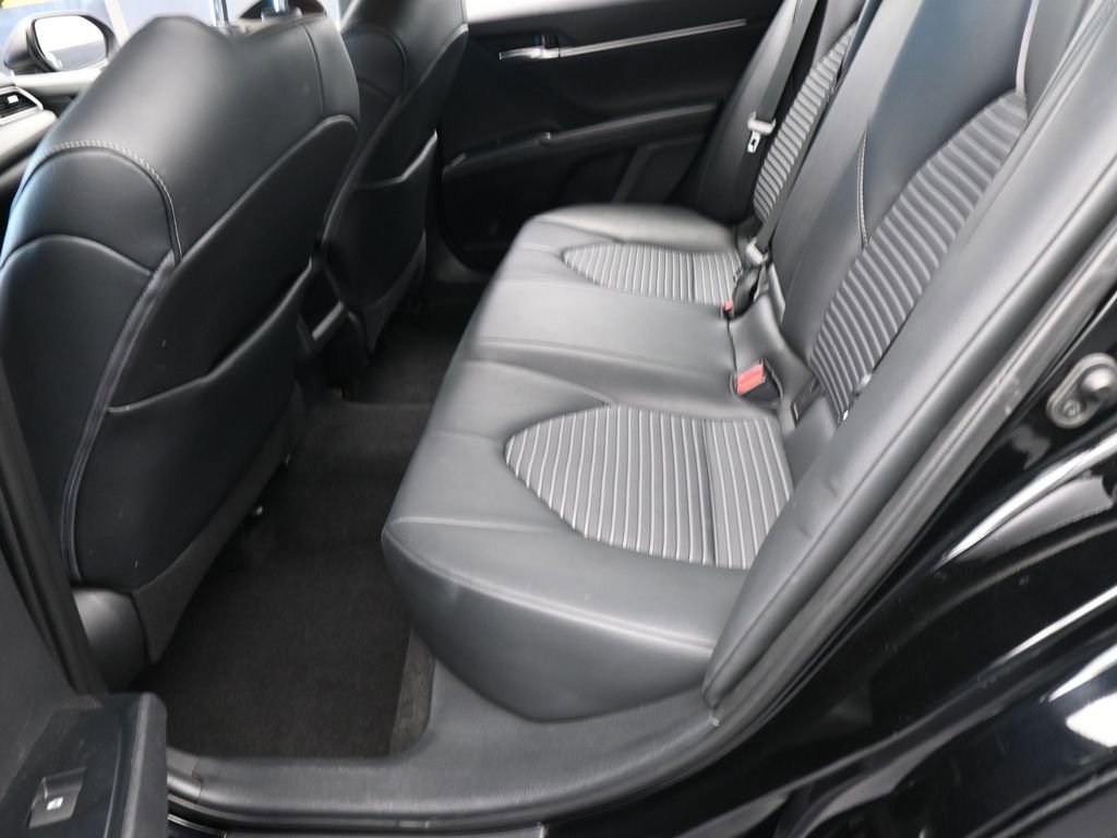 Used 2020 Toyota Camry SE image 29