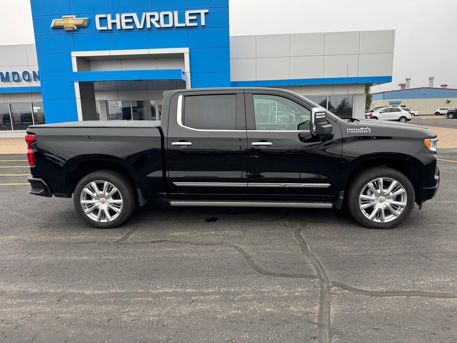 Used 2025 Chevrolet Silverado 1500 High Country w/ High Country Premium Package image 2