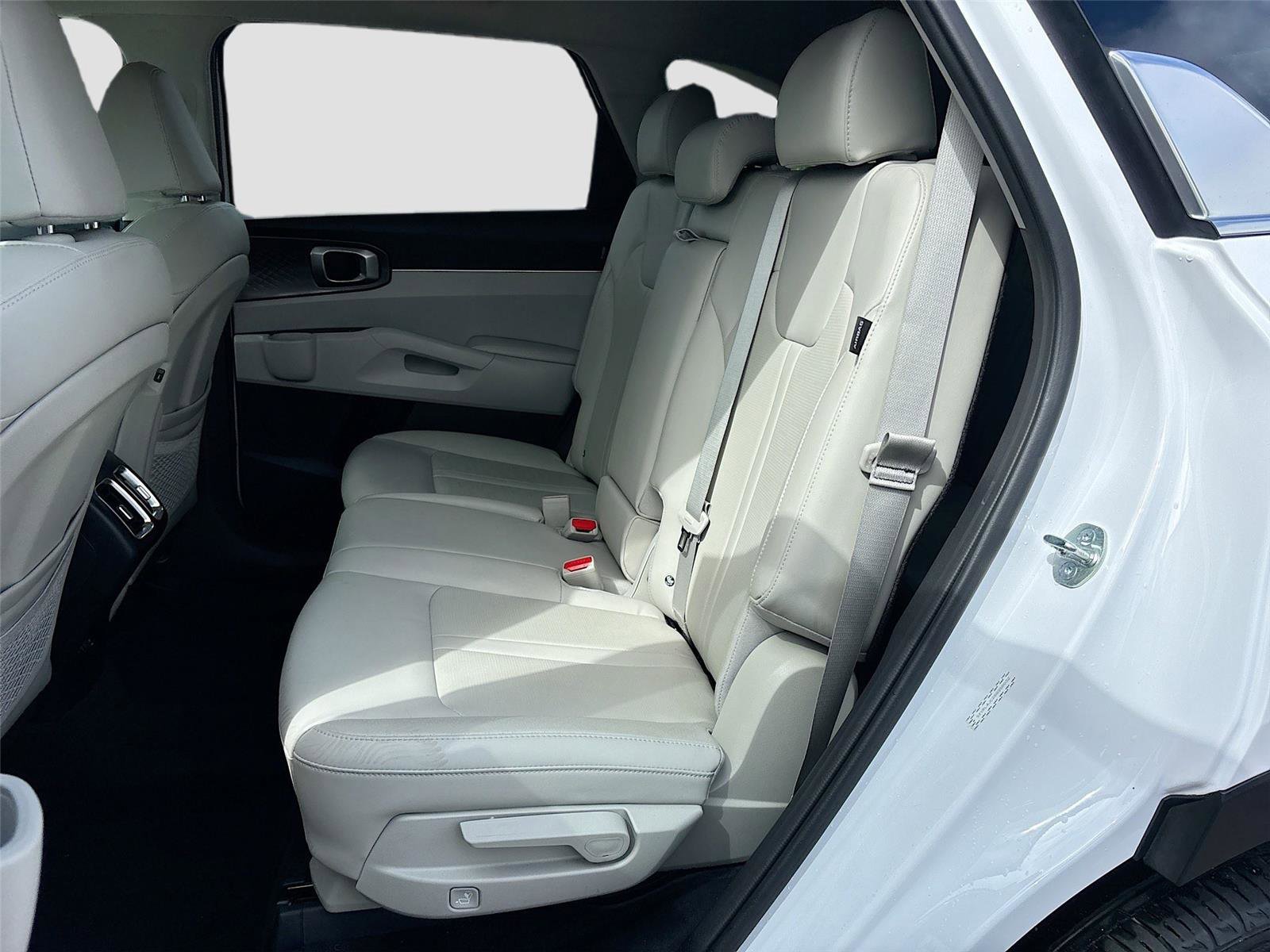 Used 2025 Kia Sorento S FWD image 24