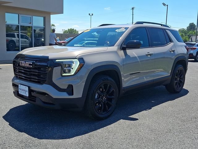Used 2025 GMC Terrain Elevation AWD/4WD image 3