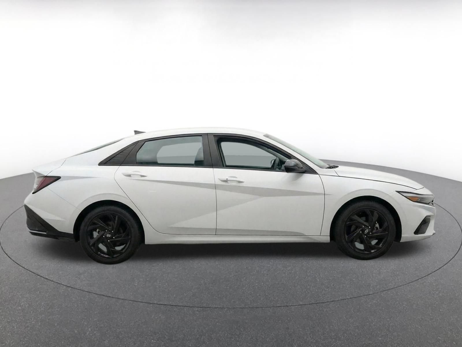 Used 2026 Hyundai Elantra Sport FWD image 10
