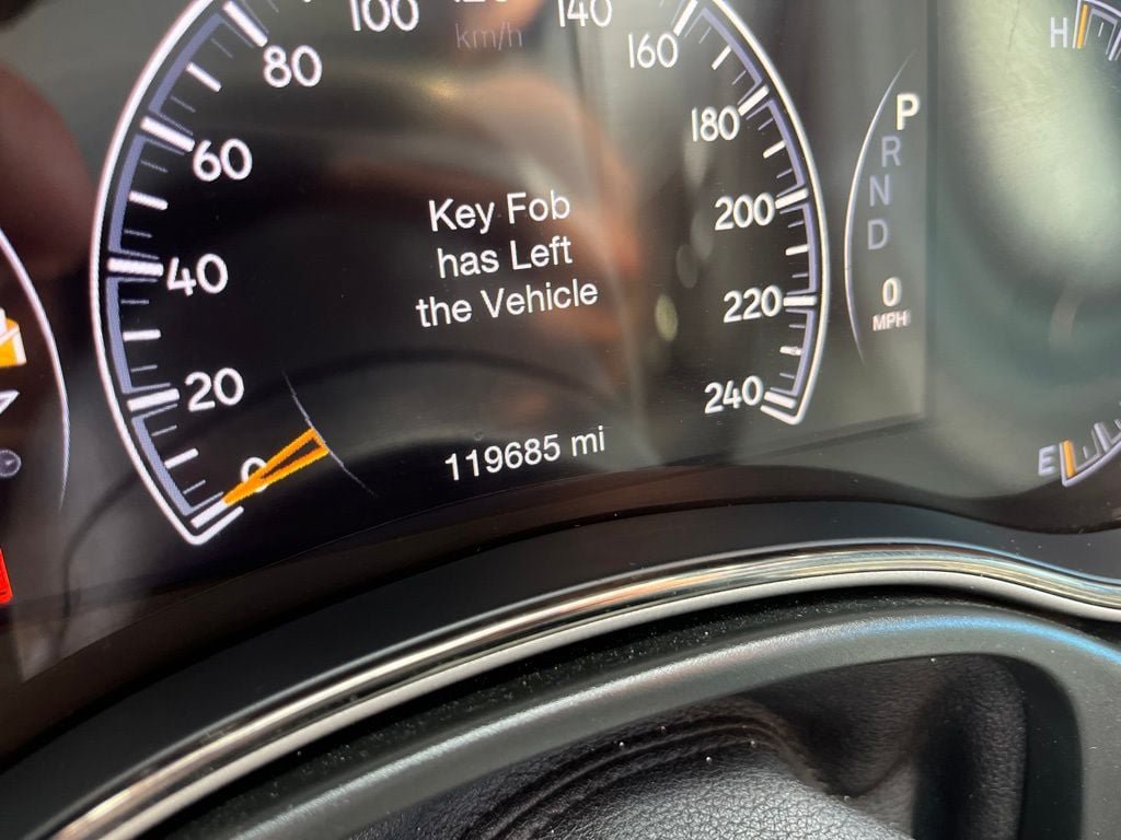 Used 2020 Jeep Grand Cherokee High Altitude AWD/4WD image 12