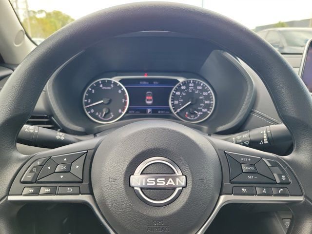 Used 2025 Nissan Sentra SV image 23