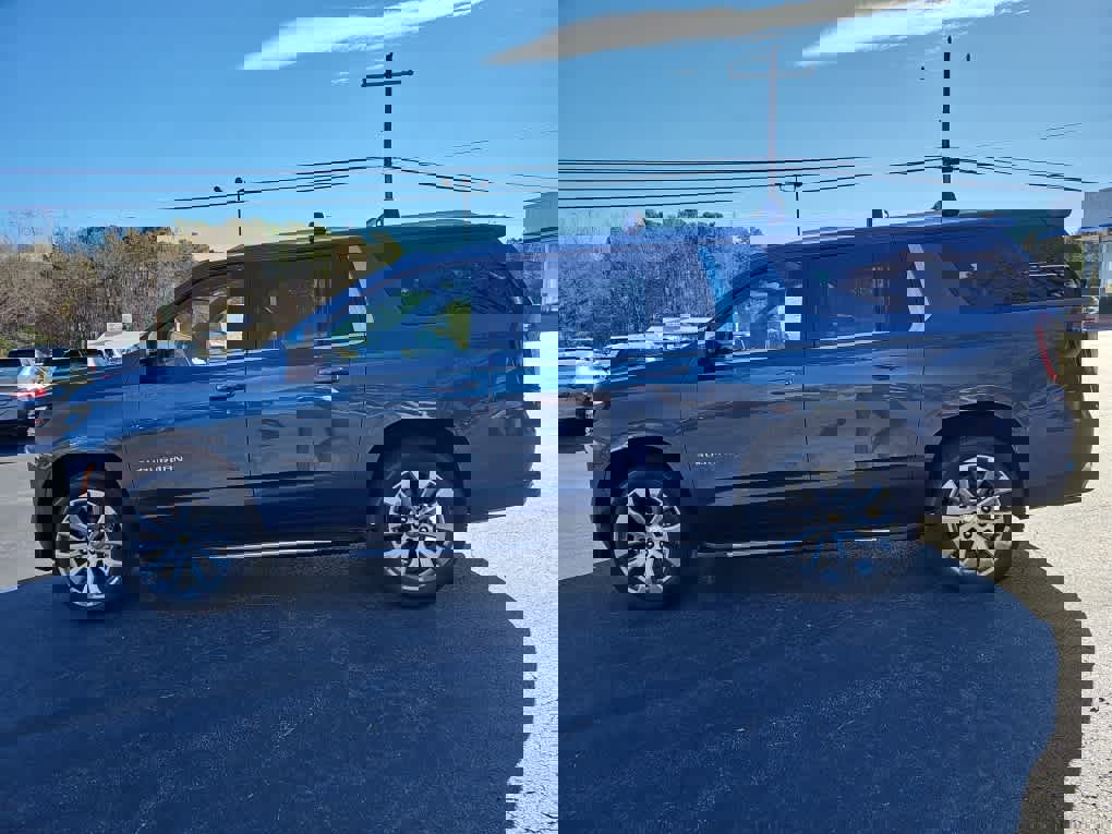 New 2026 Chevrolet Suburban Premier image 7