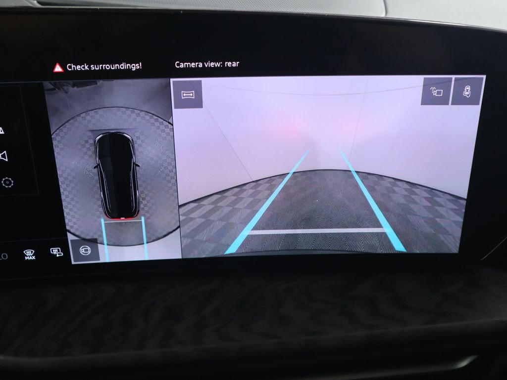 Used 2025 Audi Q5 Premium w/ Convenience Package image 18