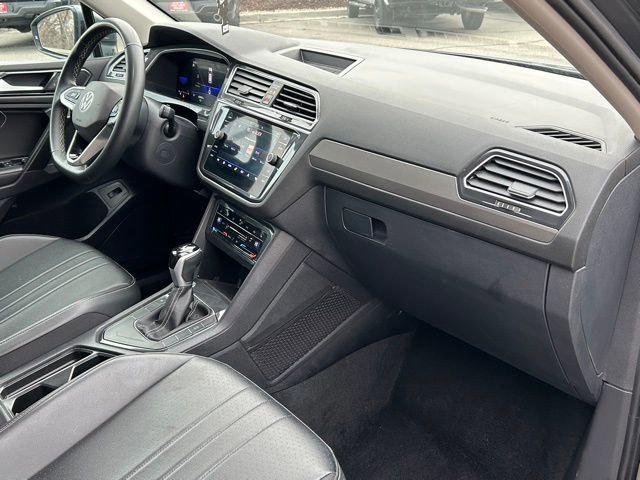 Used 2024 Volkswagen Tiguan SE FWD image 13
