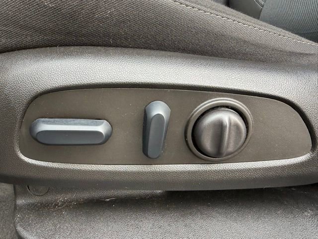 Used 2023 Chevrolet Blazer LT FWD image 14