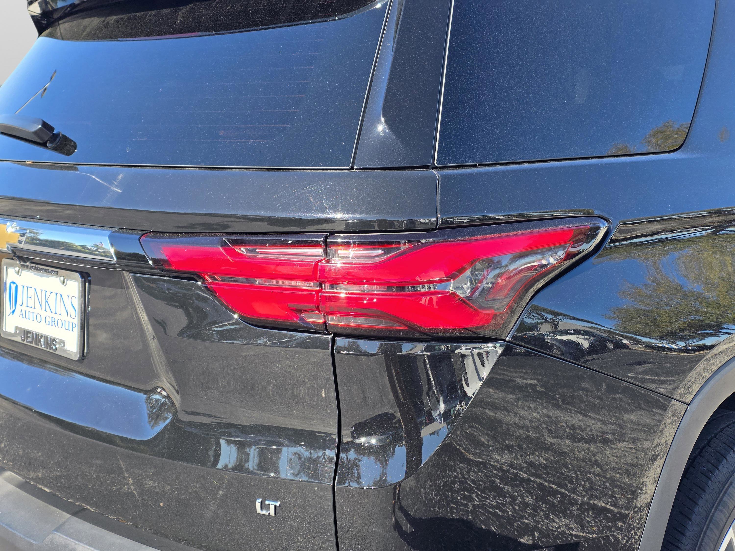 Used 2023 Chevrolet Traverse LT image 14