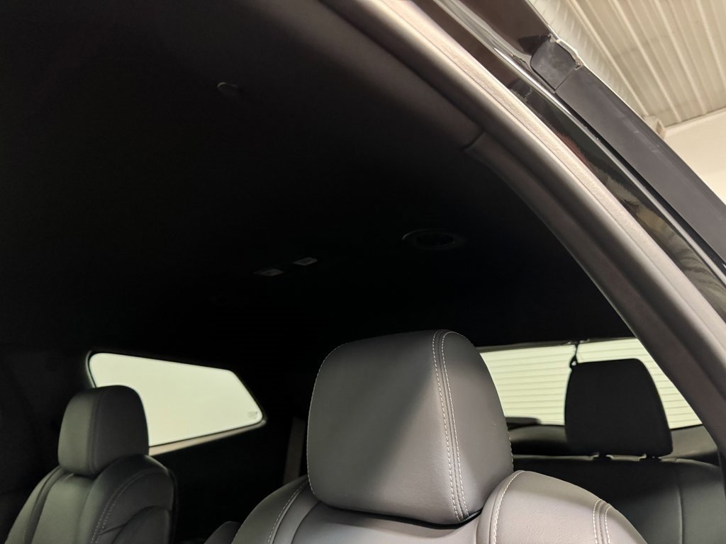 Used 2024 Buick Enclave Premium image 9
