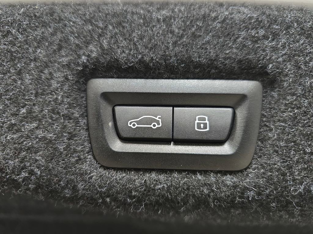 Used 2026 BMW 530i w/ M Sport Package image 31