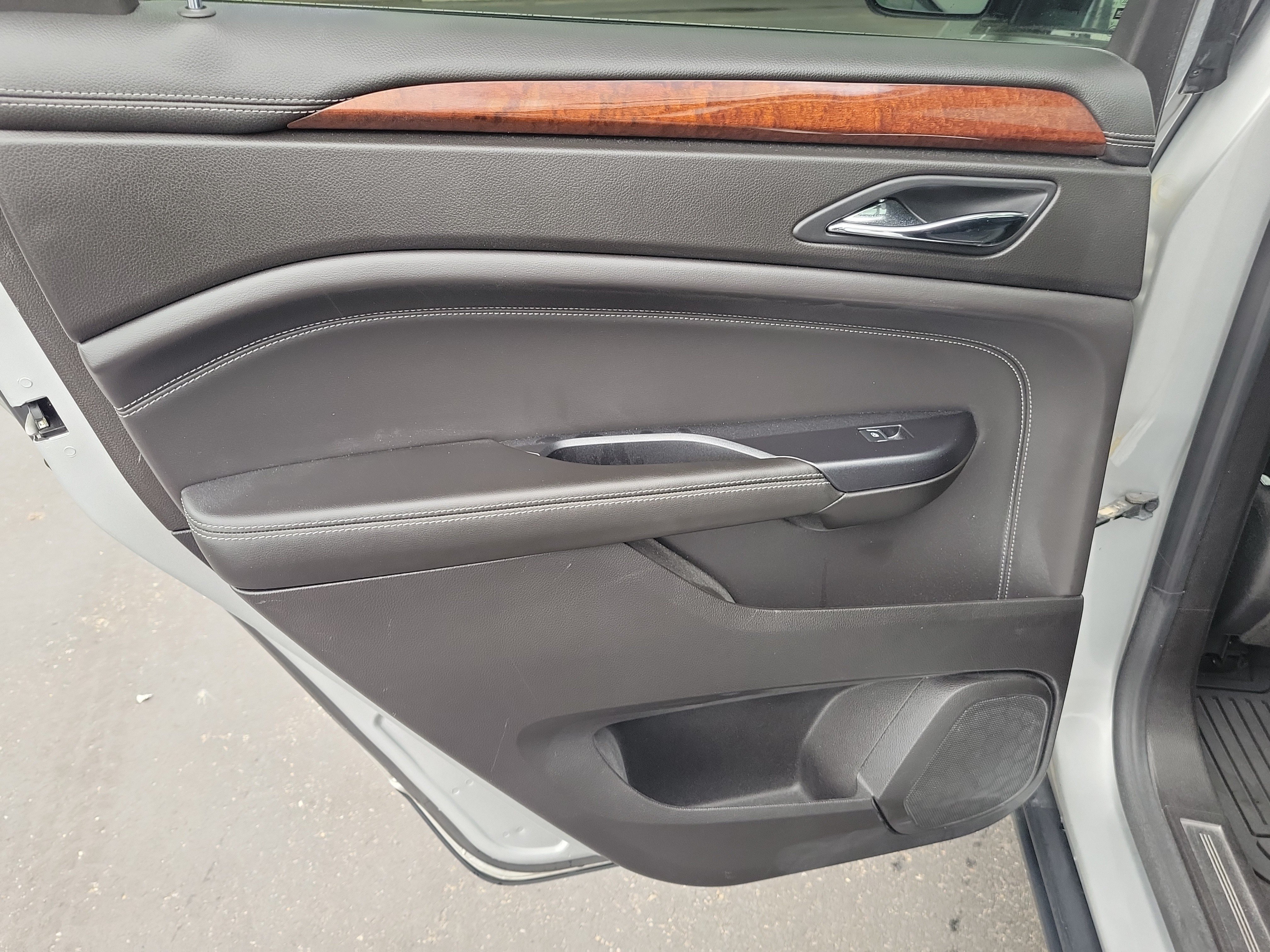 Used 2016 Cadillac SRX Luxury AWD/4WD image 16