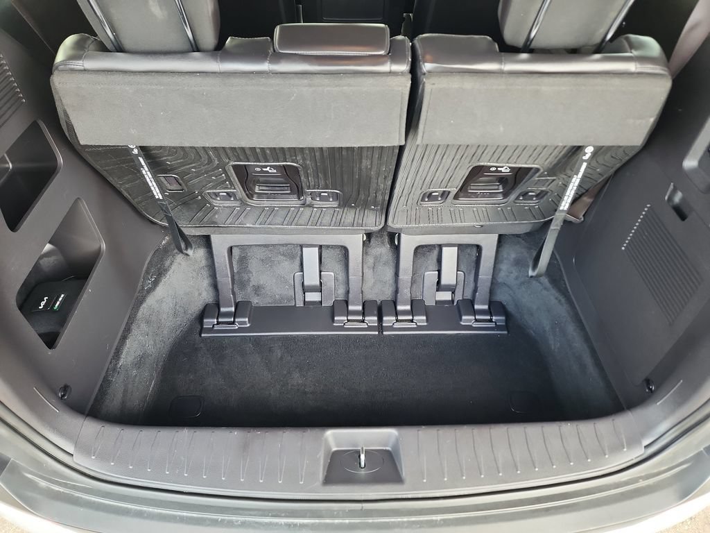 Used 2025 Kia Carnival FWD image 39