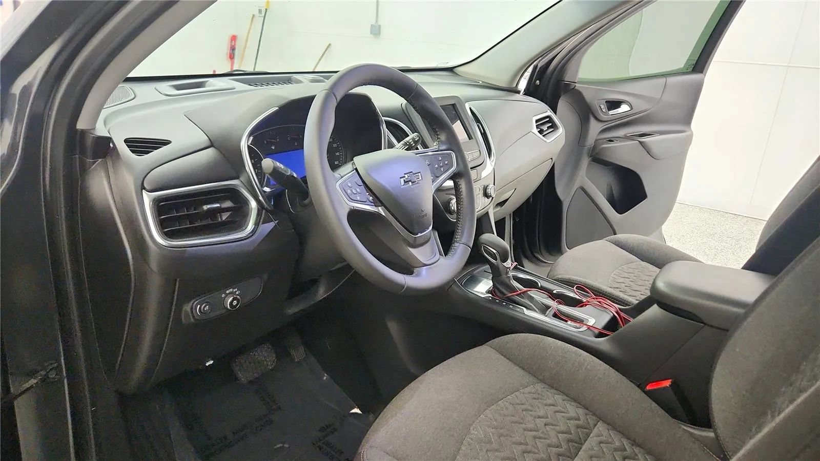 Used 2022 Chevrolet Equinox LT FWD image 15