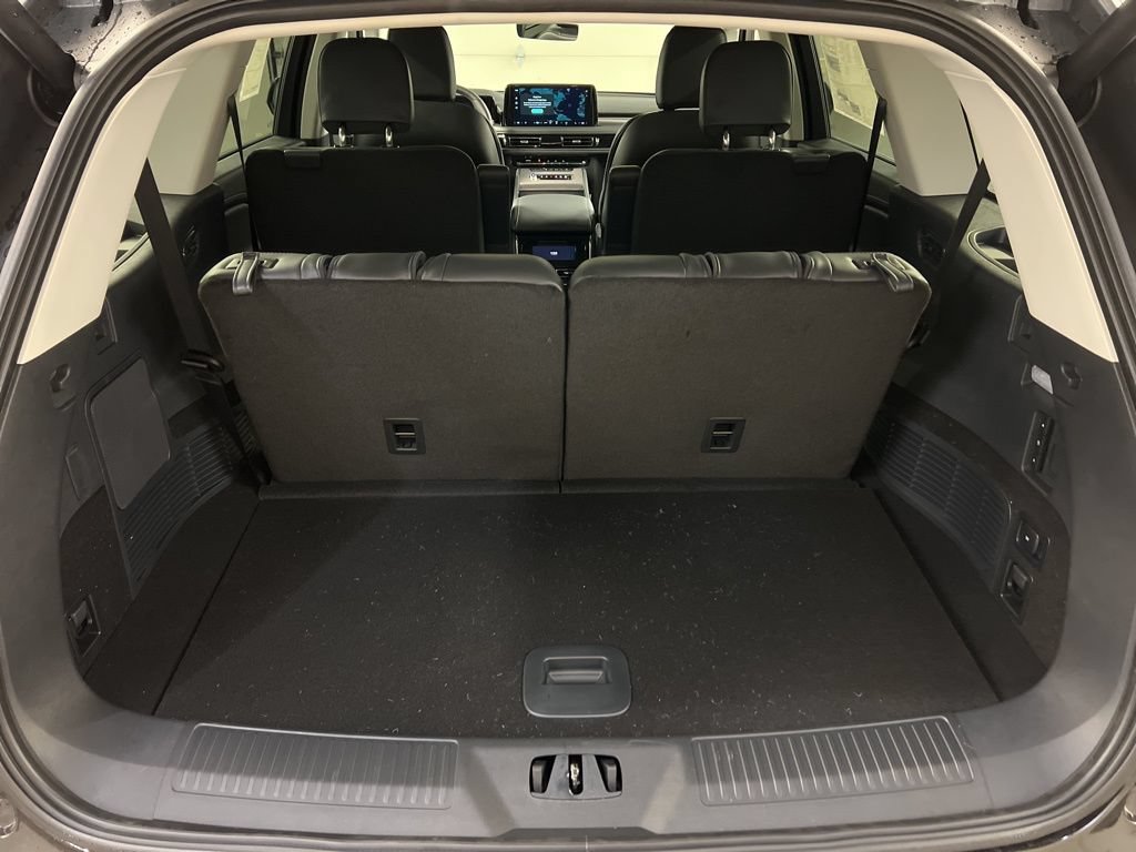 Used 2026 Lincoln Aviator AWD image 36