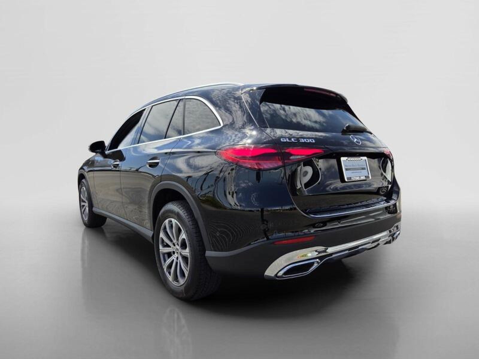 Certified 2023 Mercedes-Benz GLC 300 image 3