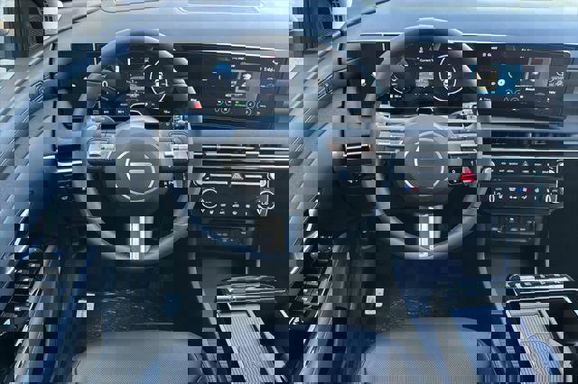 New 2025 Hyundai Tucson Limited image 11