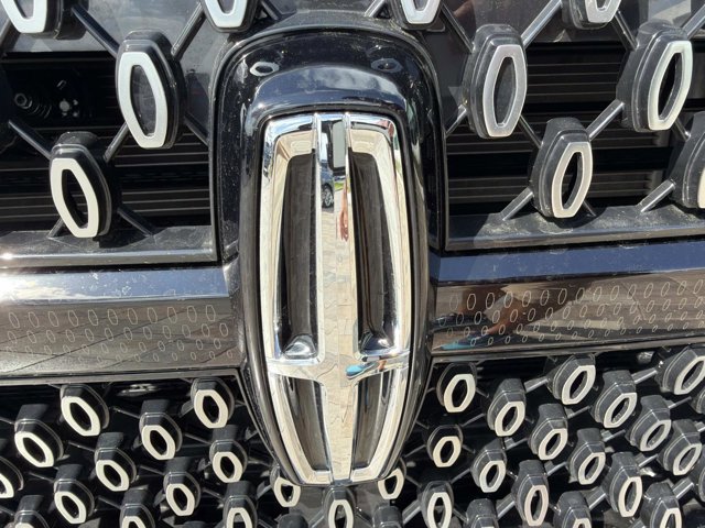 New 2025 Lincoln Navigator Reserve image 7