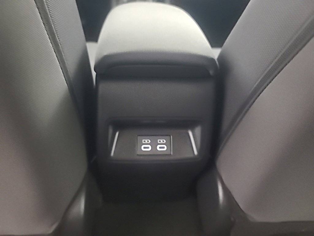 Used 2025 Toyota Corolla LE FWD image 22