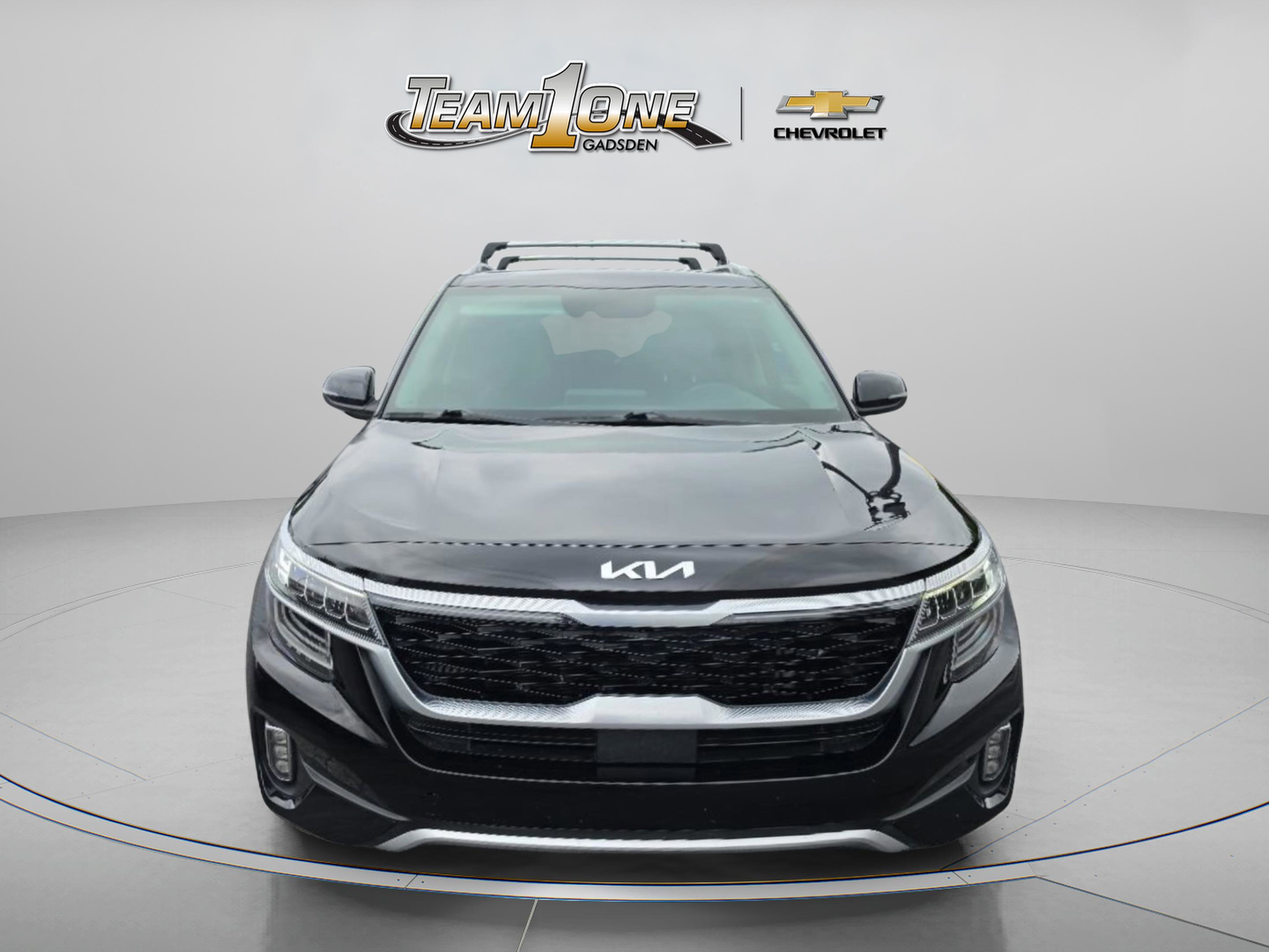 Used 2023 Kia Seltos SX w/ SX Sunroof Package AWD/4WD image 2