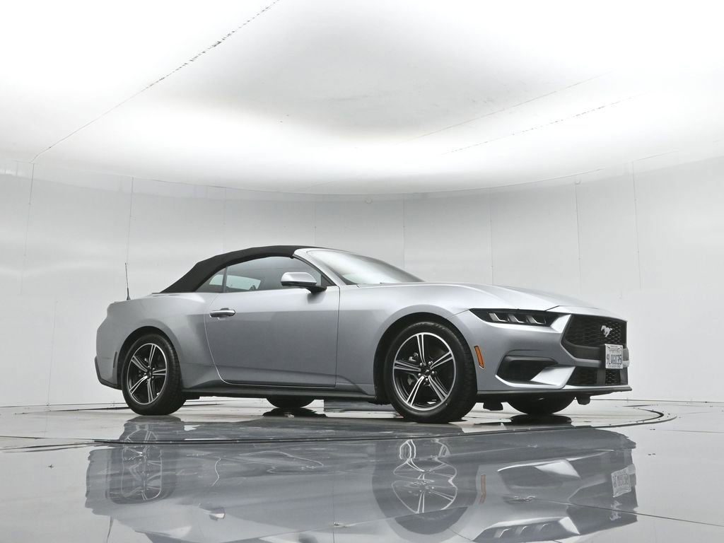 Used 2024 Ford Mustang Premium image 4