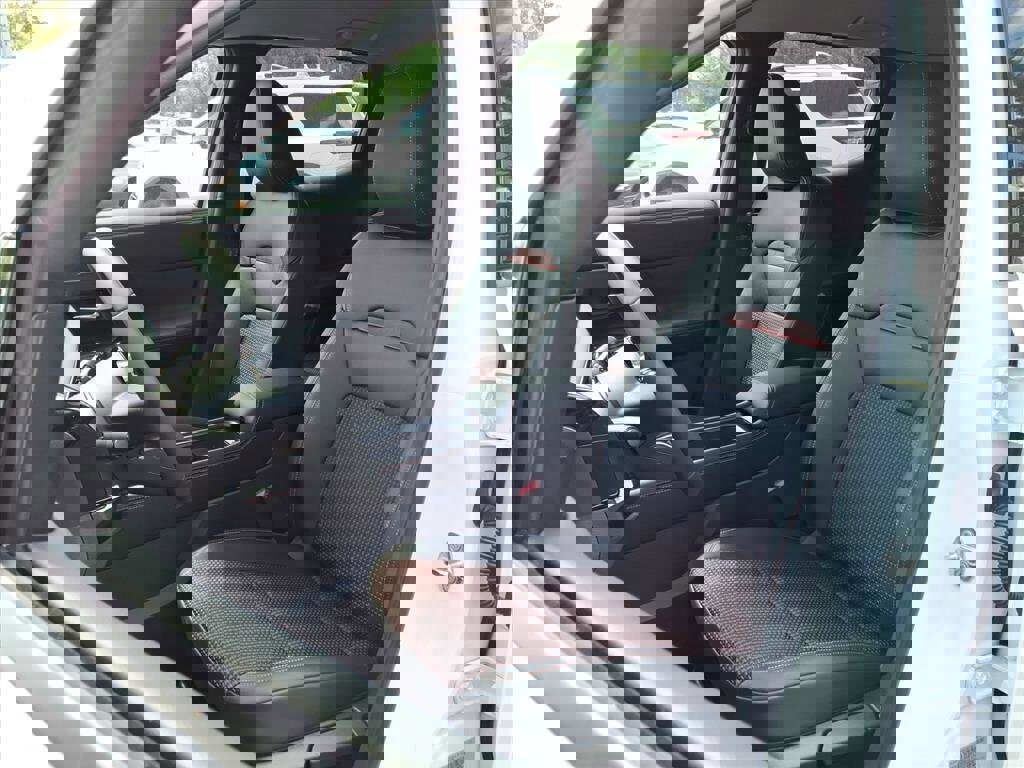 New 2025 Nissan Kicks SR image 5