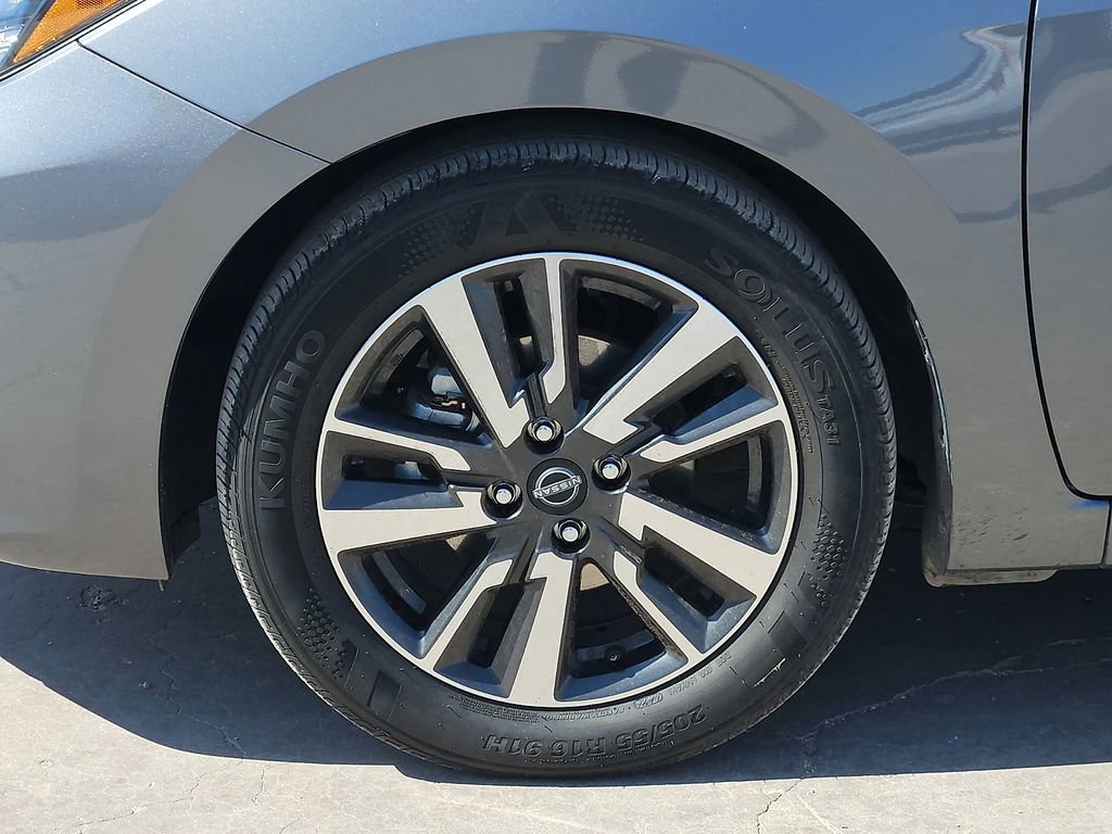 Used 2025 Nissan Versa SV FWD image 9