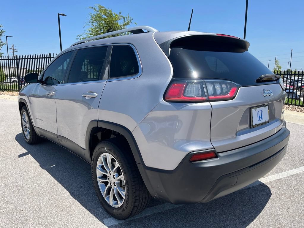 Used 2019 Jeep Cherokee Latitude Plus FWD image 6