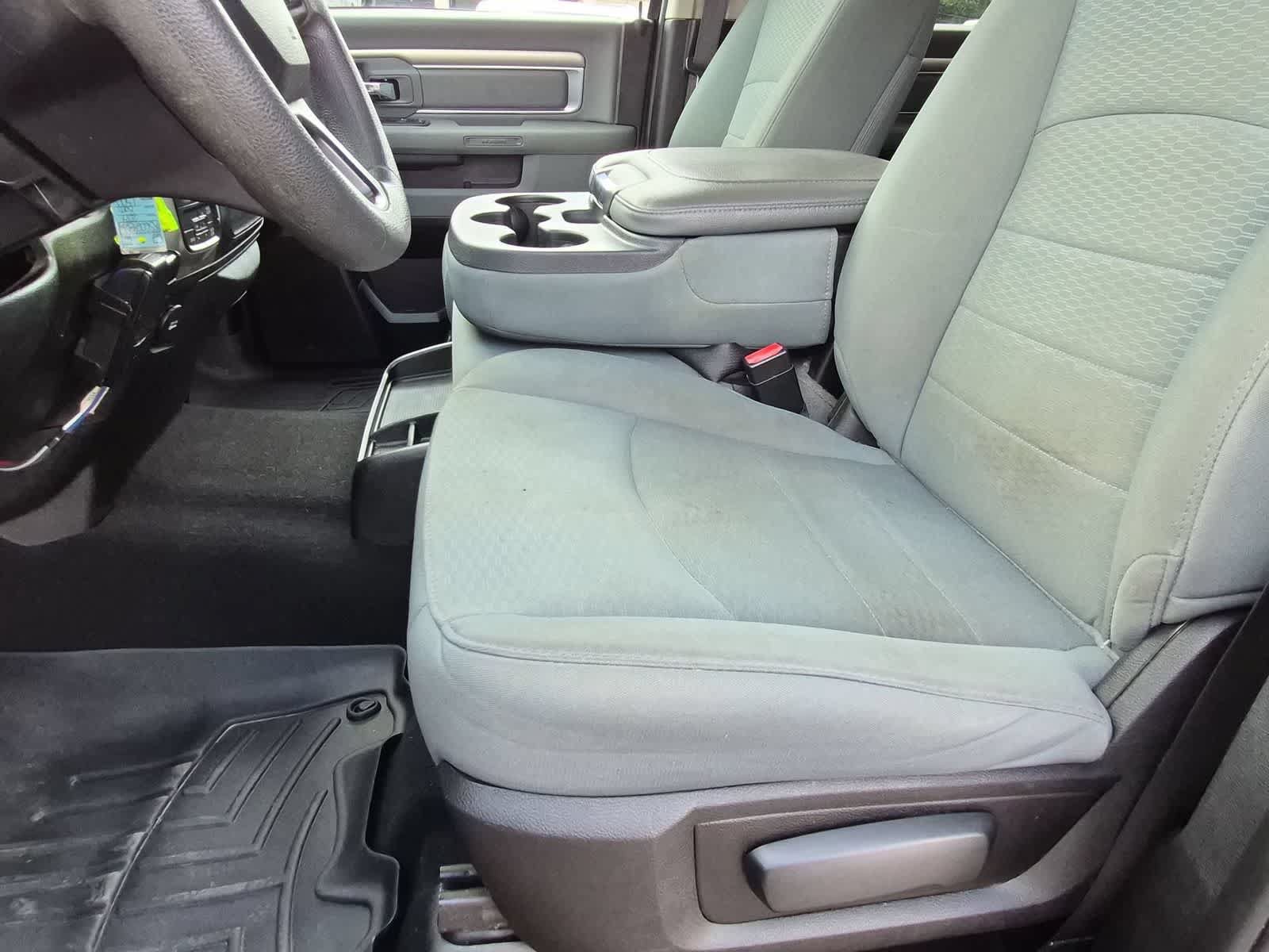 Used 2019 RAM 1500 Classic SLT AWD/4WD image 14
